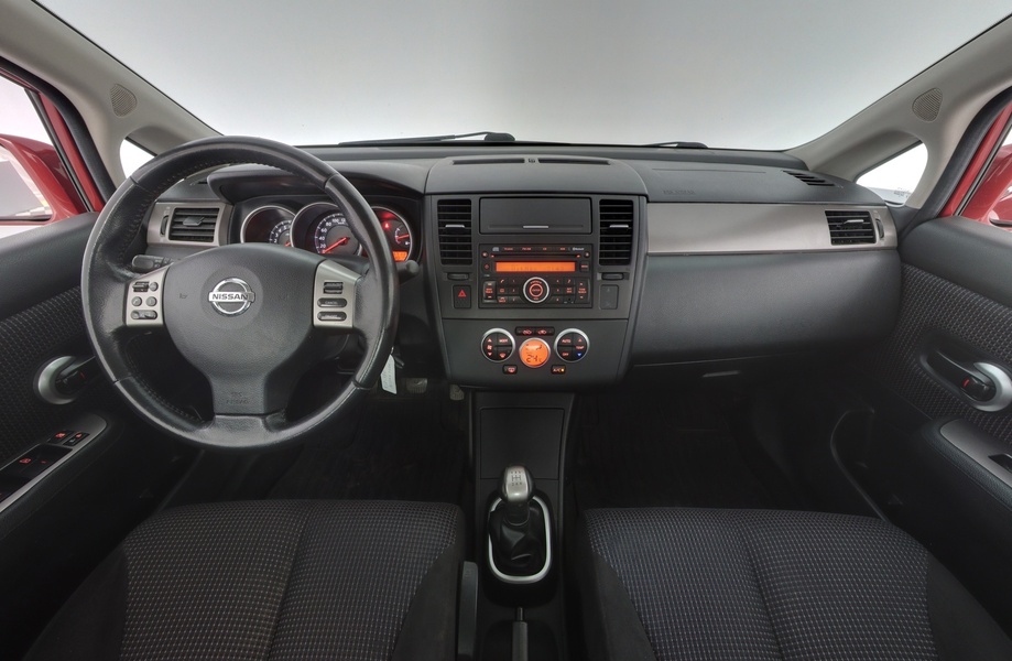 Nissan Tiida vaihtoauto