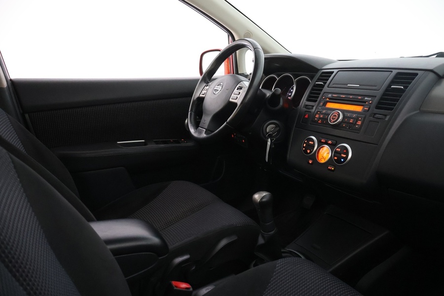 Nissan Tiida vaihtoauto