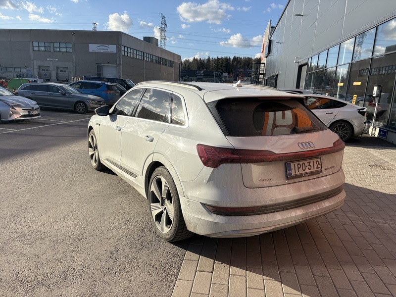 Audi e-tron vaihtoauto
