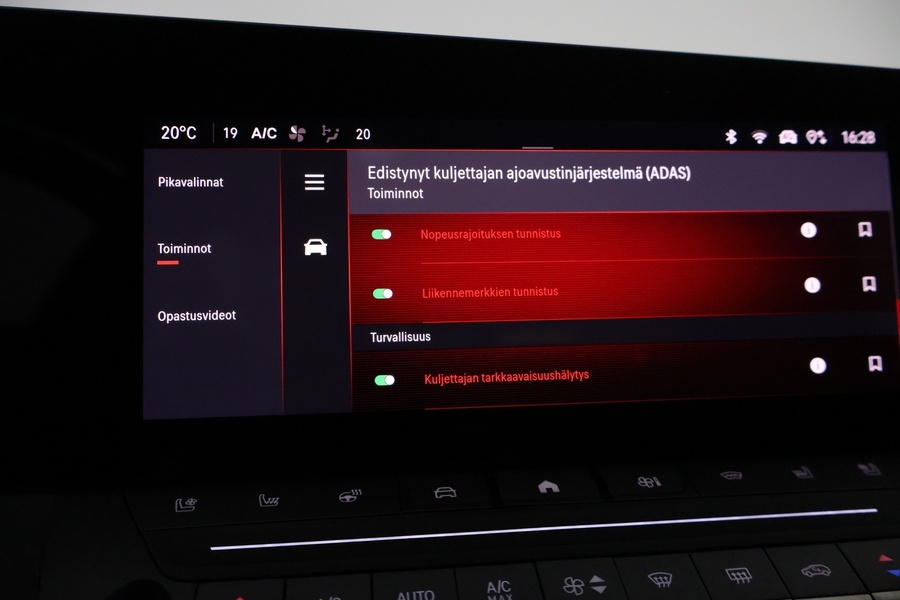 Opel Astra vaihtoauto