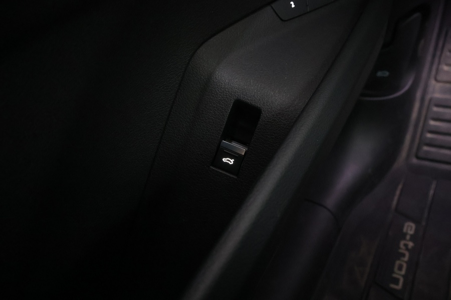 Audi Q8 e-tron vaihtoauto