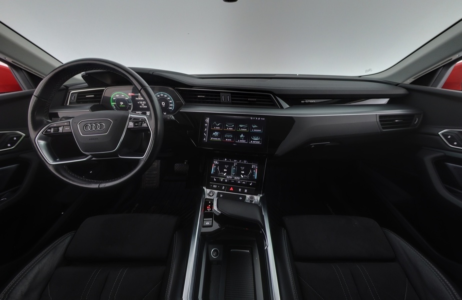 Audi Q8 e-tron vaihtoauto