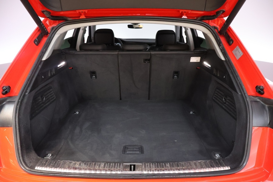 Audi Q8 e-tron vaihtoauto