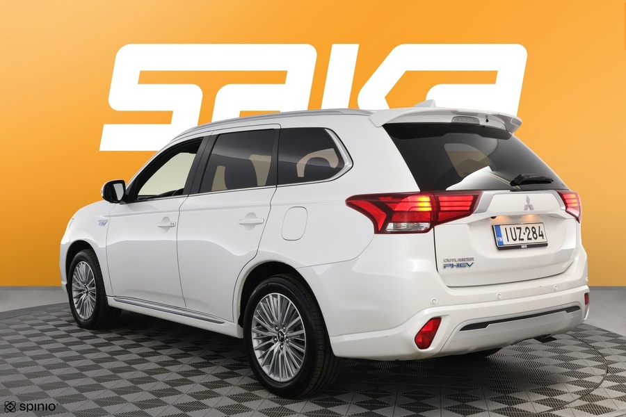 Mitsubishi Outlander PHEV vaihtoauto