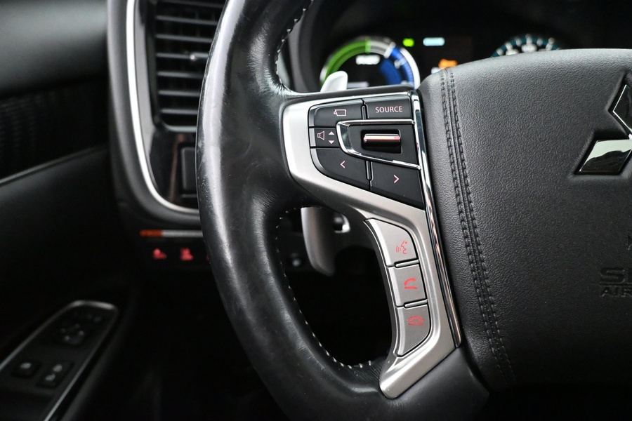 Mitsubishi Outlander PHEV vaihtoauto