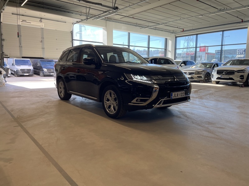 Mitsubishi Outlander PHEV vaihtoauto