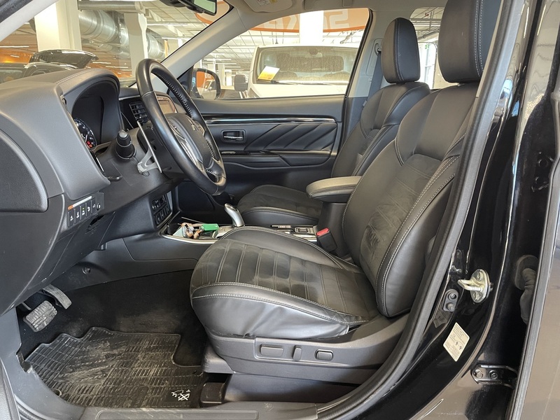 Mitsubishi Outlander PHEV vaihtoauto