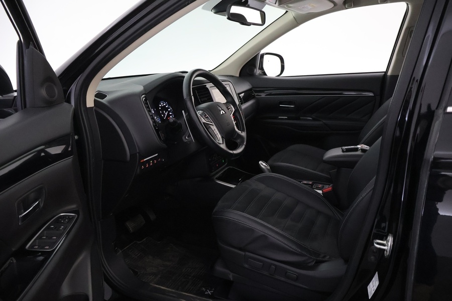 Mitsubishi Outlander PHEV vaihtoauto