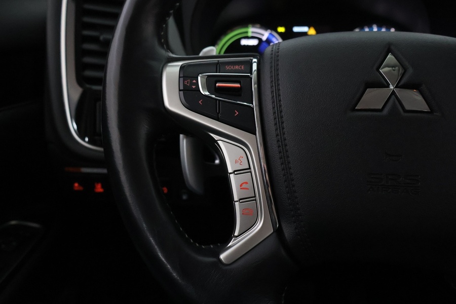 Mitsubishi Outlander PHEV vaihtoauto