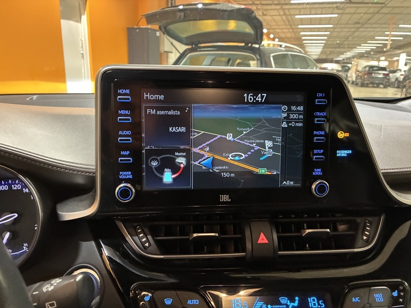 Toyota C-HR vaihtoauto