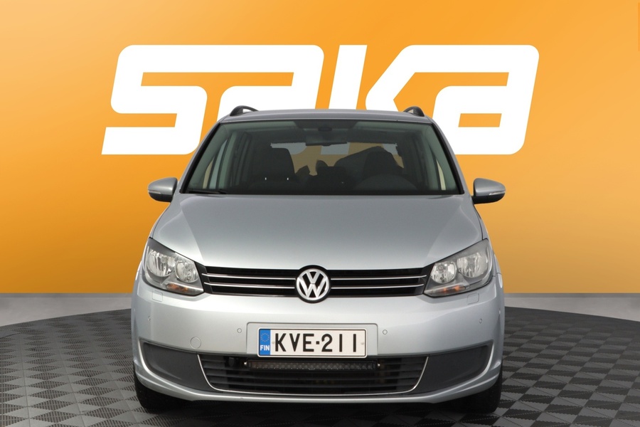 Volkswagen Touran vaihtoauto