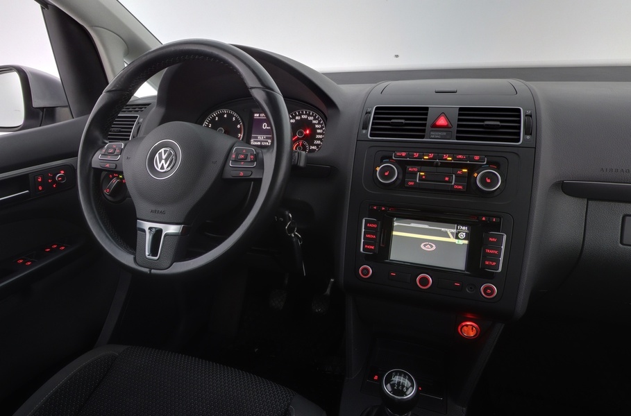 Volkswagen Touran vaihtoauto