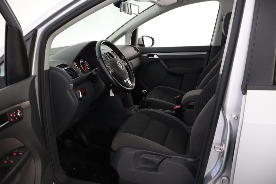 Volkswagen Touran vaihtoauto