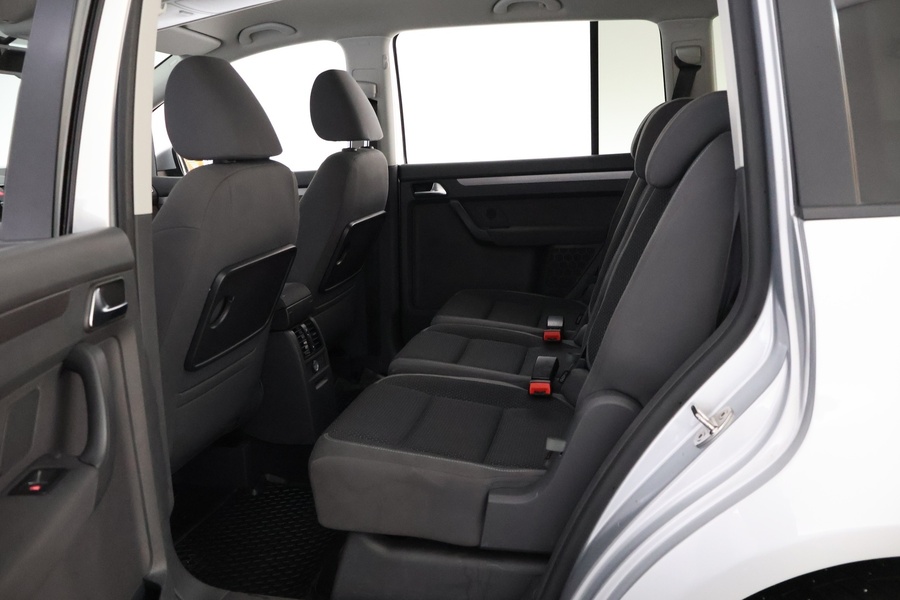 Volkswagen Touran vaihtoauto