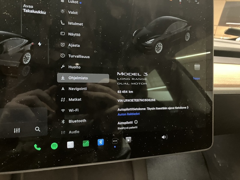 Tesla Model 3 vaihtoauto