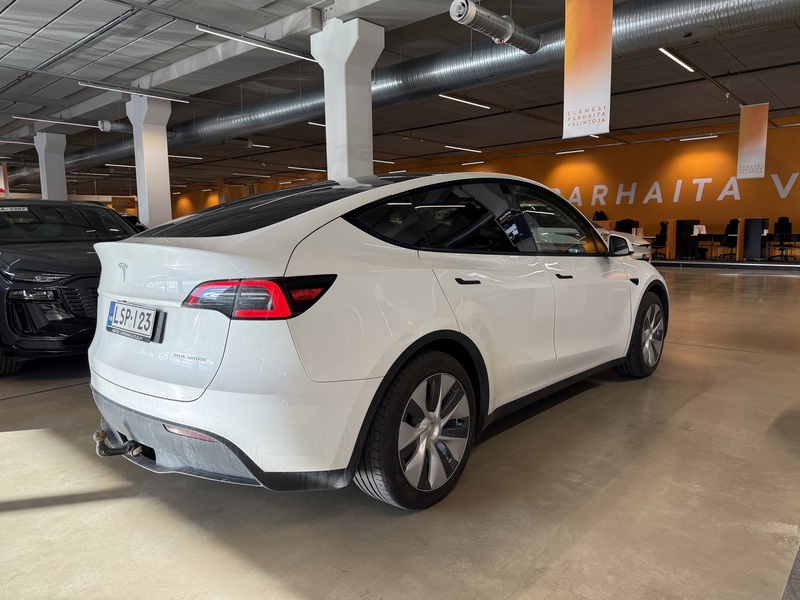 Tesla Model Y vaihtoauto