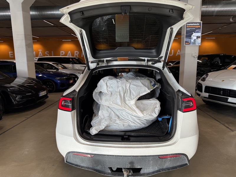 Tesla Model Y vaihtoauto