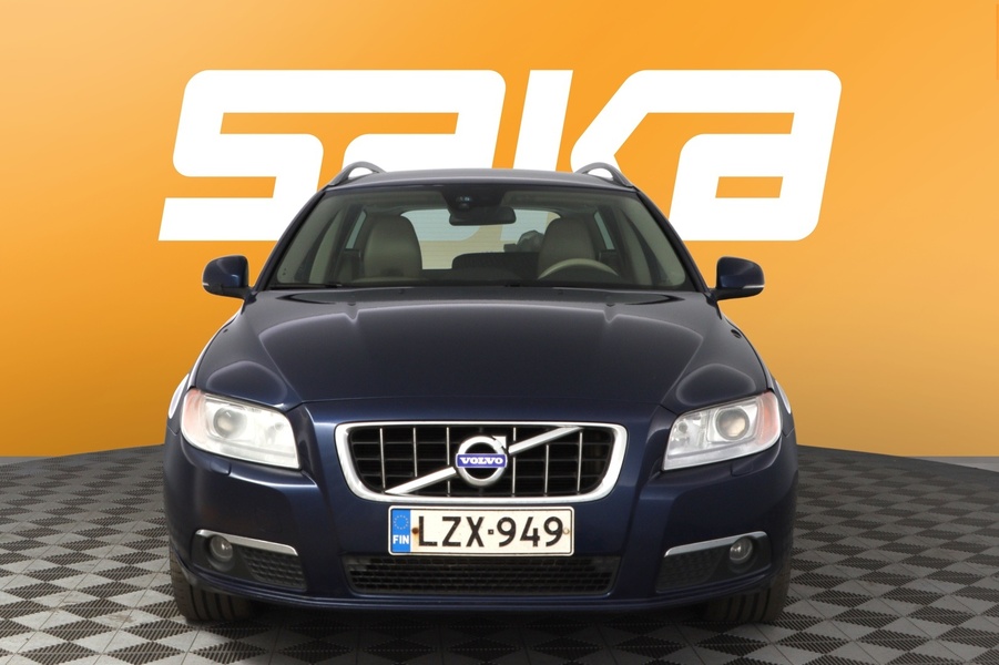 Volvo V70 vaihtoauto