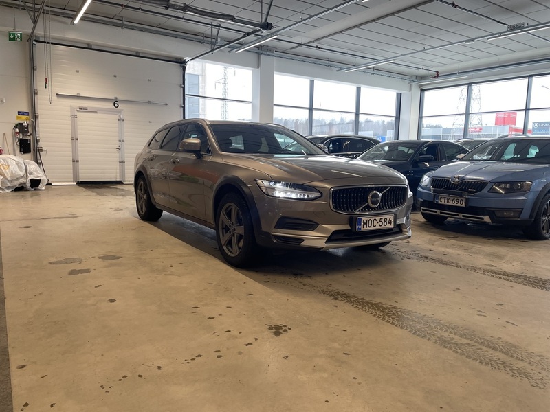 Volvo V90 Cross Country vaihtoauto