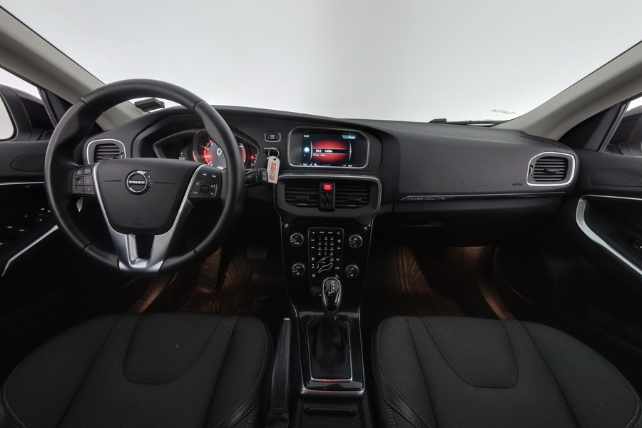 Volvo V40 Cross Country vaihtoauto