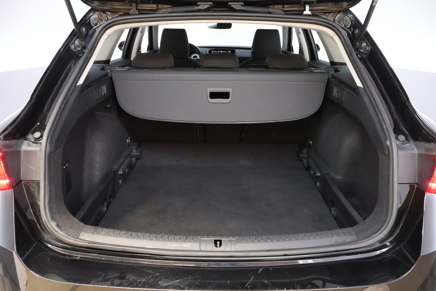 SEAT Leon Sportstourer vaihtoauto