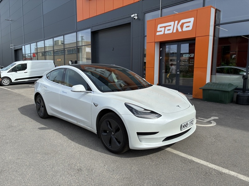 Tesla Model 3 vaihtoauto