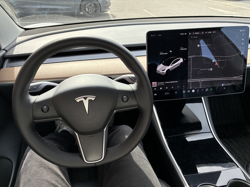Tesla Model 3 vaihtoauto