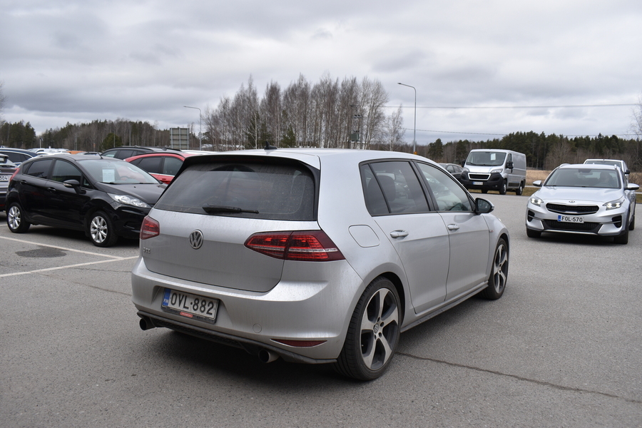 Volkswagen Golf vaihtoauto
