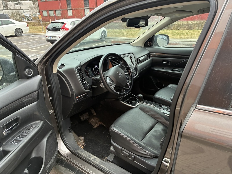 Mitsubishi Outlander vaihtoauto