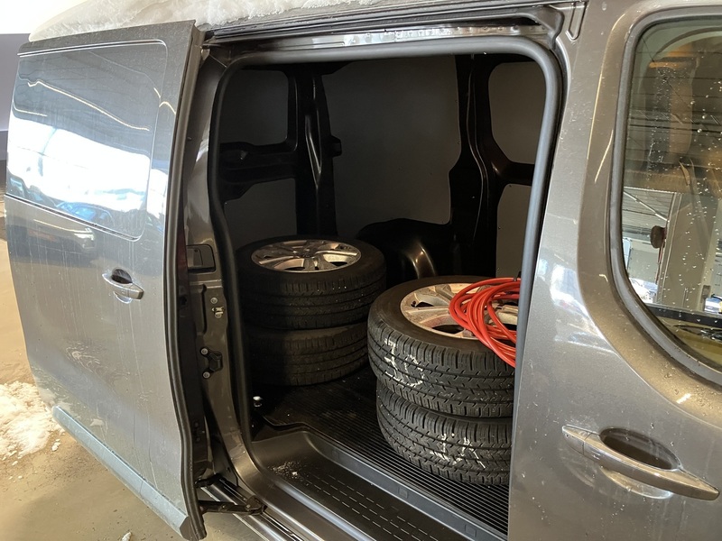 Opel Vivaro-e vaihtoauto