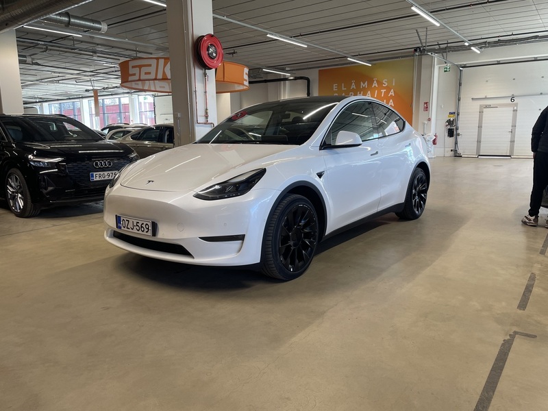 Tesla Model Y vaihtoauto