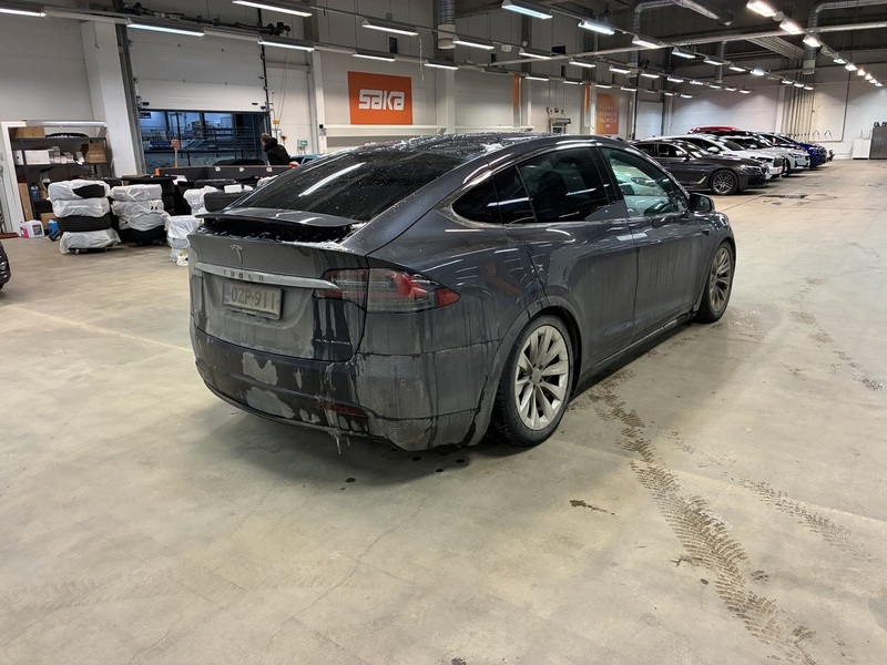 Tesla Model X vaihtoauto