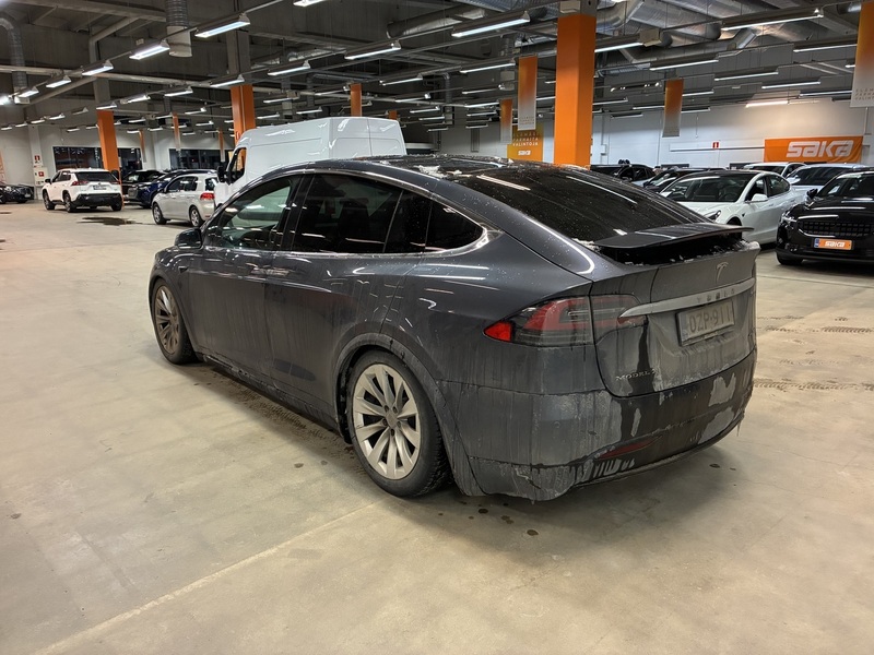 Tesla Model X vaihtoauto