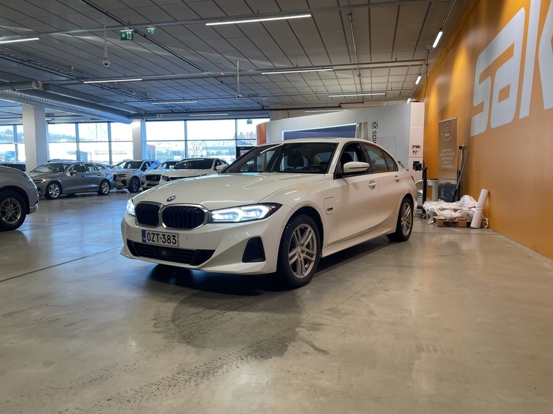 BMW 330 vaihtoauto
