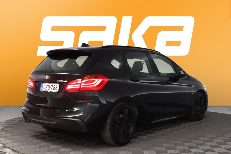 BMW 225 vaihtoauto