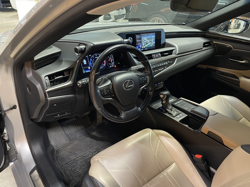 Lexus ES vaihtoauto