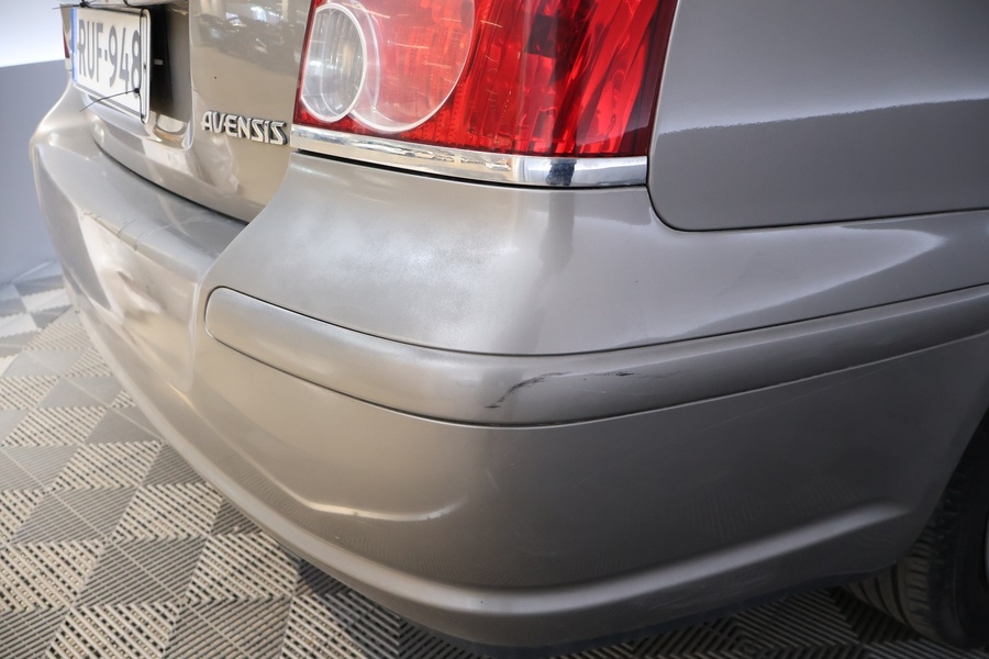 Toyota Avensis vaihtoauto