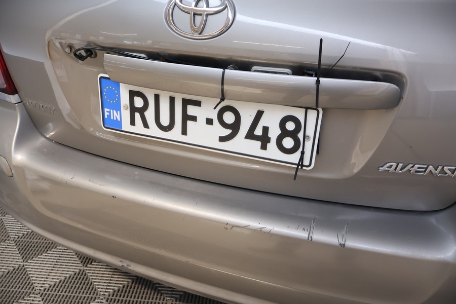 Toyota Avensis vaihtoauto