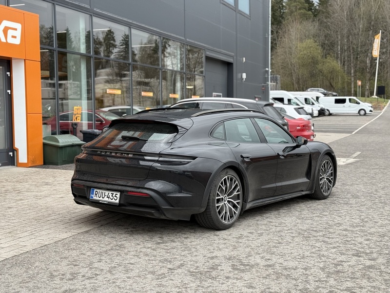 Porsche Taycan vaihtoauto