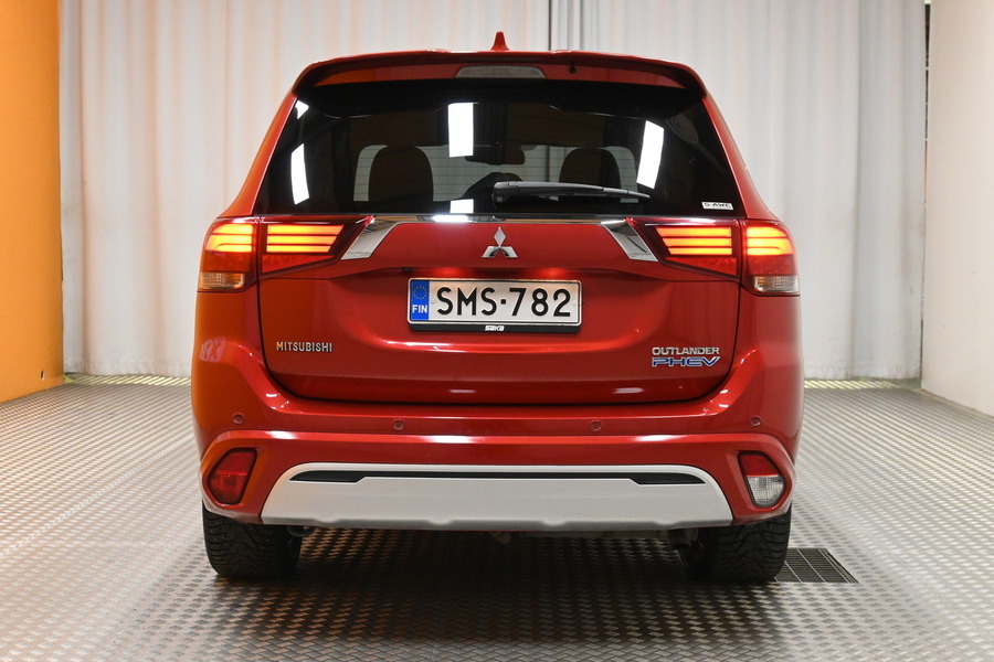 Mitsubishi Outlander PHEV vaihtoauto