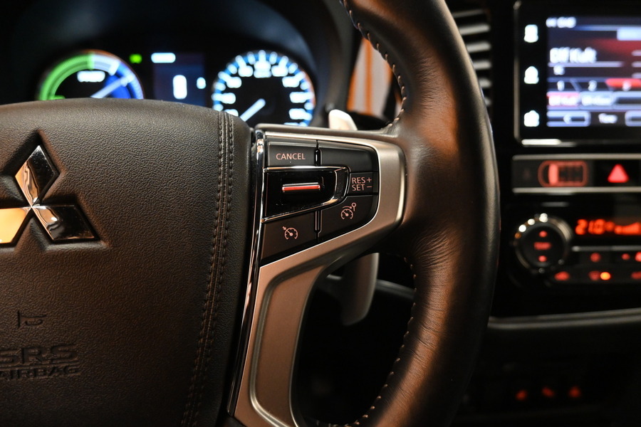 Mitsubishi Outlander PHEV vaihtoauto