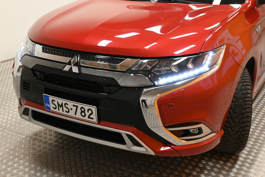 Mitsubishi Outlander PHEV vaihtoauto