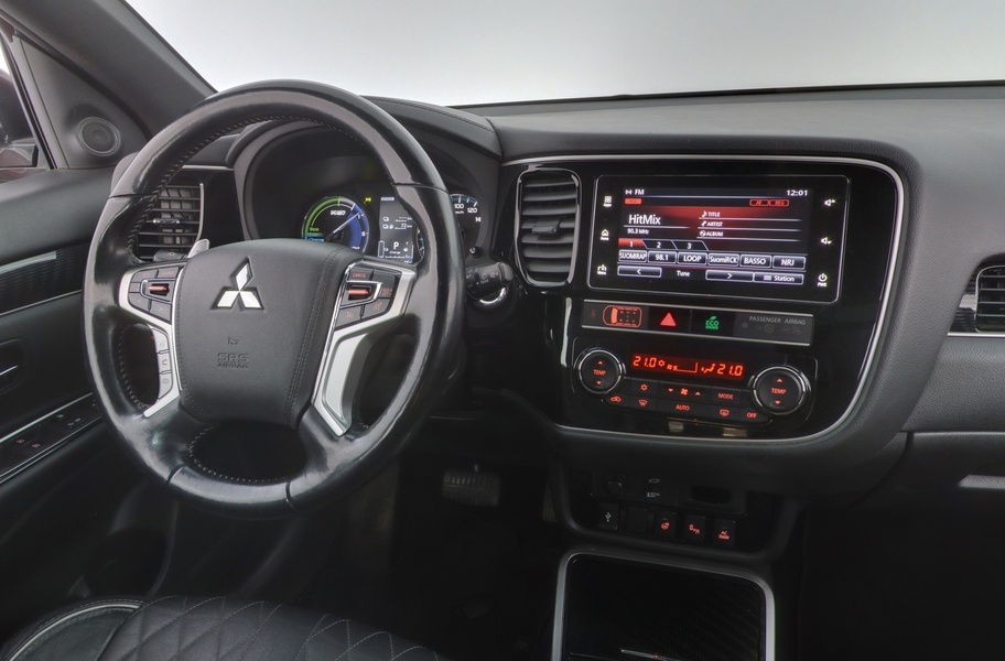 Mitsubishi Outlander PHEV vaihtoauto