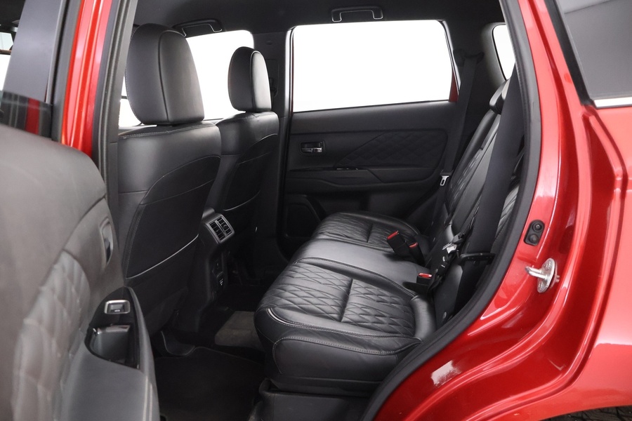 Mitsubishi Outlander PHEV vaihtoauto