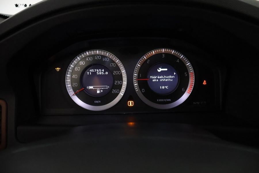 Volvo V70 vaihtoauto