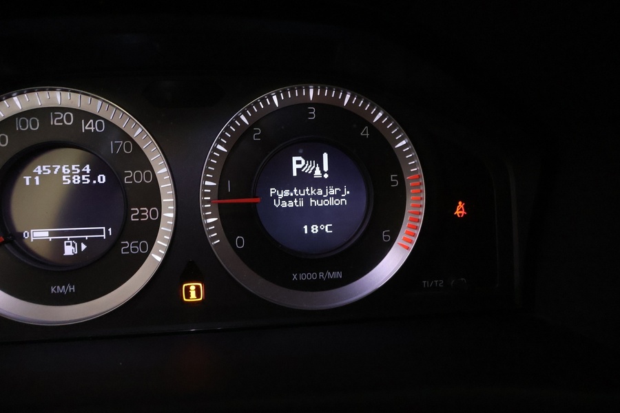 Volvo V70 vaihtoauto