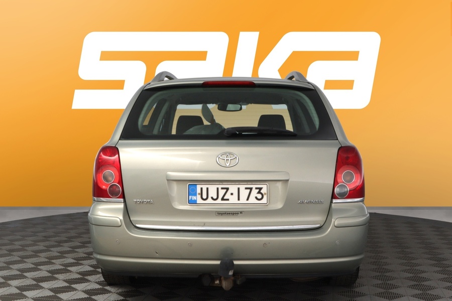 Toyota Avensis vaihtoauto