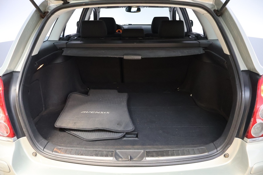 Toyota Avensis vaihtoauto