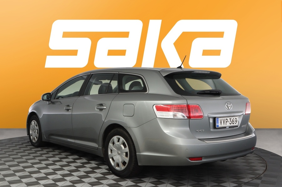 Toyota Avensis vaihtoauto