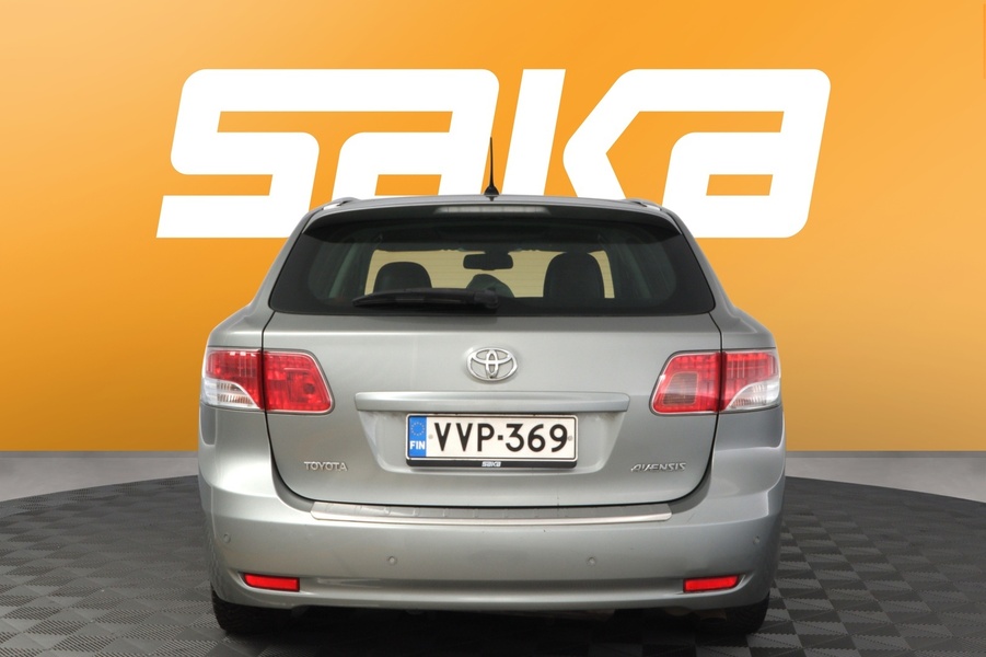 Toyota Avensis vaihtoauto